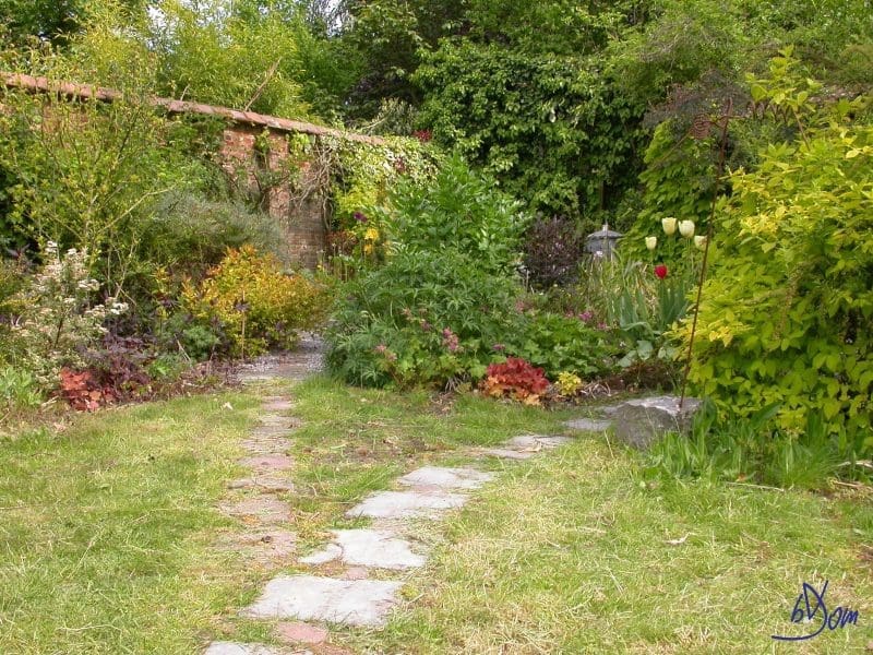 Aménager son jardin lors de la construction : Prévoir des allées