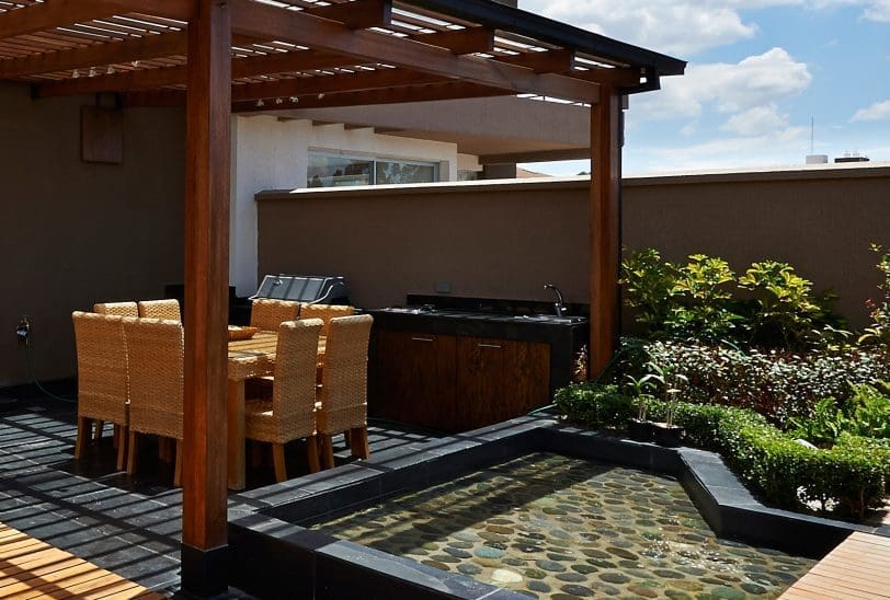 aménager son jardin maison neuve terrasse et pergola